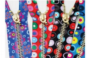 Resin zippers